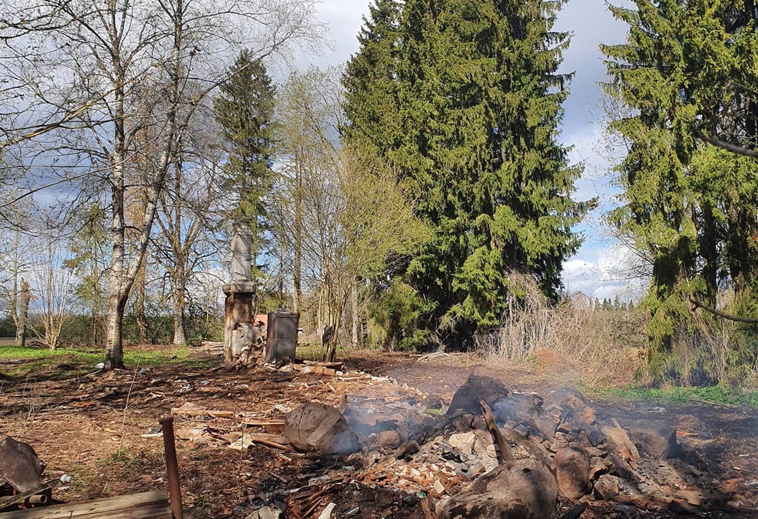 2023 aprill, vana maja lammutamine